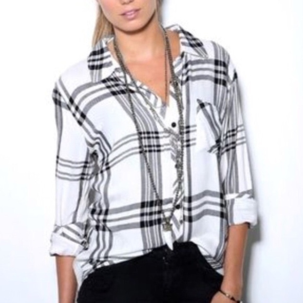 RAILS BLACK AND WHITE PLAID BUTTON DOWN SHIRT